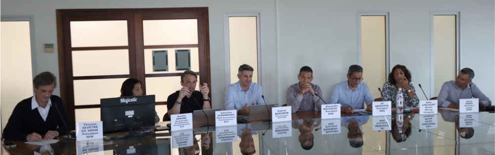 De gauche à droite : M. Thomas SEVÊTRE, Mme Aurélie ARMAND, M. Sébastien SARRAMEGNA, M. Gabriel BENSIMON, M. Alexandre ROUSSEAU, M. Ali NEMOUCHI, Mme Aline LORICOURT, M. Ulrich REBER