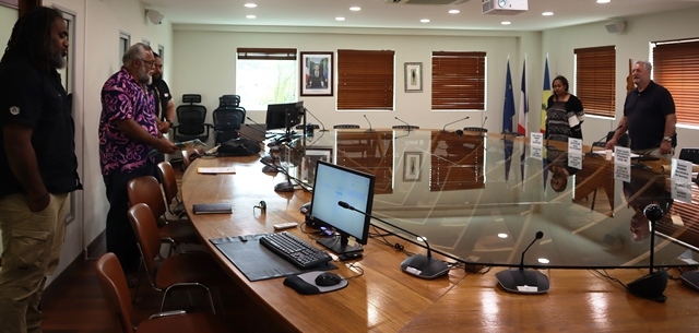 Coutume avant la réunion.