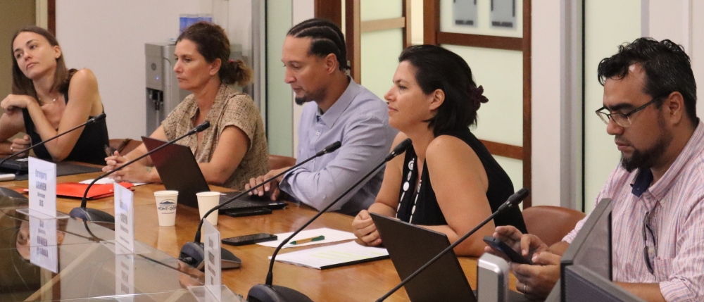 De gauche à droite : Madame Daria GUIOMARD, madame Olympa BABEL, monsieur Grégory ARMIEN, madame Amanda CRÉPIN, monsieur David ROBERT. 