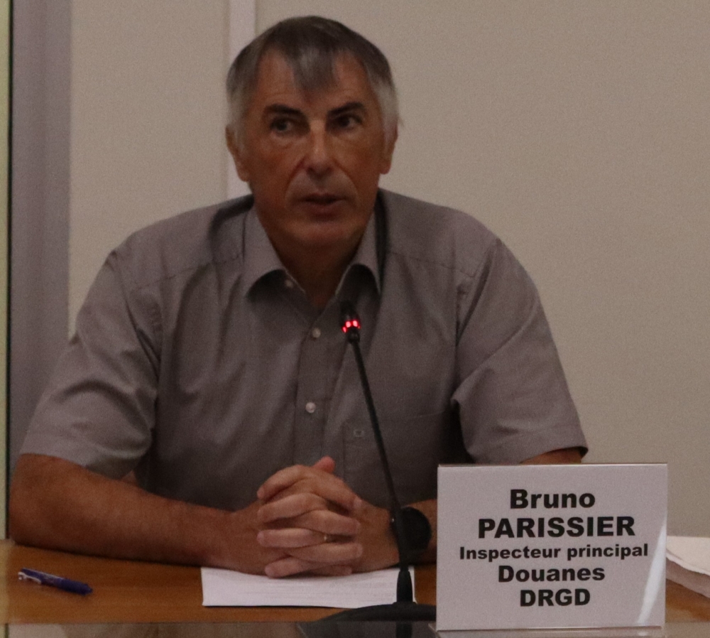 M. Brunon PARISSIER - Inspecteur principal des douanes 1ère classe, responsable du pôle action économique à la direction des douanes de Nouvelle-Calédonie.