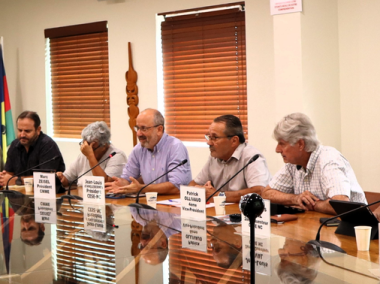 Membres de la commission.